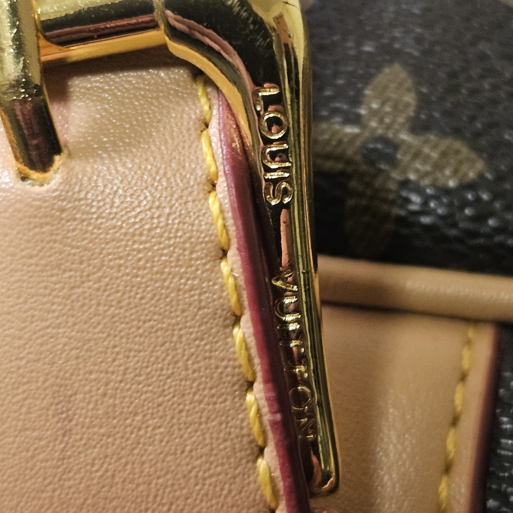 Louis Vuitton Manhattan Cloth Handbag - Picture 3 of 10